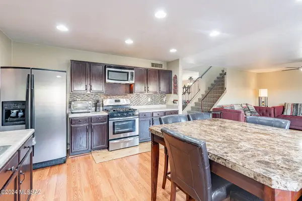 10236 N Nine Iron Drive, Oro Valley, AZ 85737