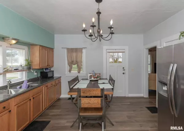 521 N HOWELL ST, Davenport, IA 52802