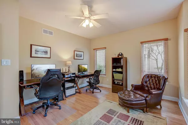 22 LEXINGTON CT, Mount Laurel, NJ 08054