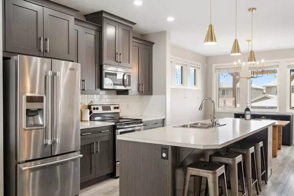 193 River Heights Drive, Cochrane, AB T4C0Y1