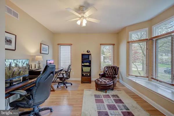 22 LEXINGTON CT, Mount Laurel, NJ 08054