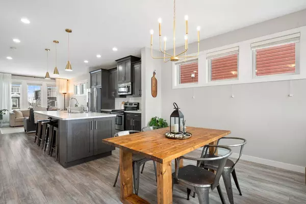 193 River Heights Drive, Cochrane, AB T4C0Y1