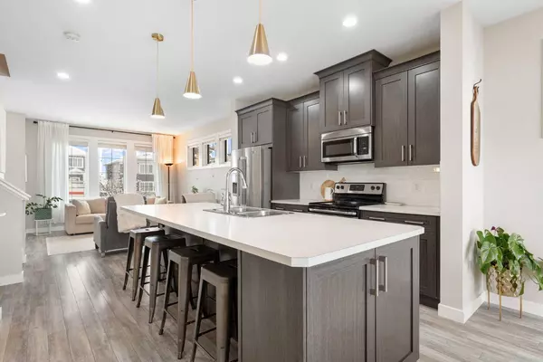 193 River Heights Drive, Cochrane, AB T4C0Y1