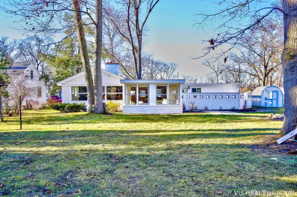 2233 Mills Avenue, North Muskegon, MI 49445