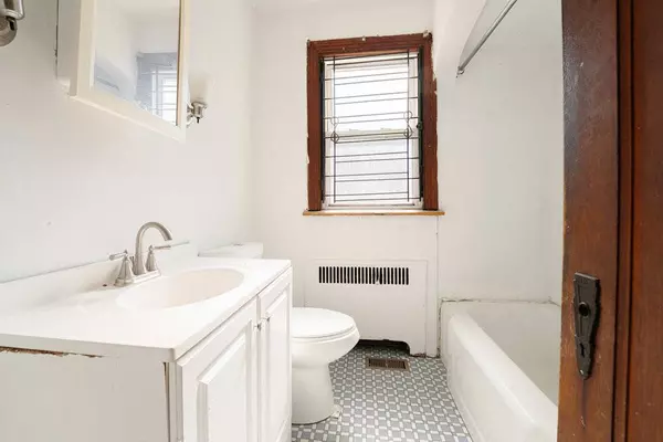 11801 S Union AVE, Chicago, IL 60628