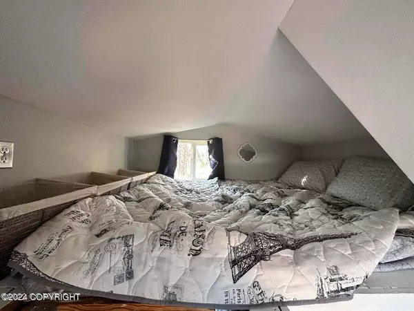 12058 S Halbert ST, Wasilla, AK 99654