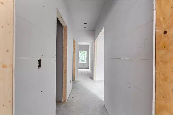 65 Water Oak TRL, Covington, GA 30014