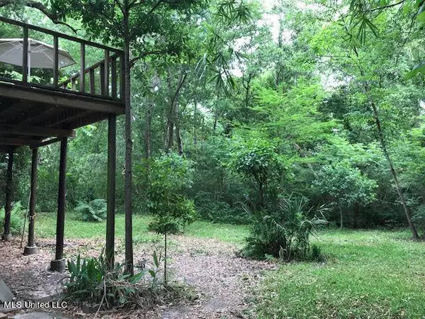 2550 Davidson Road, Ocean Springs, MS 39564