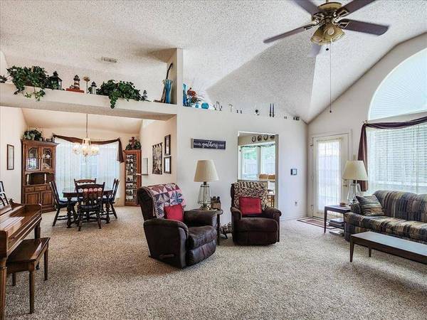 2308 Belton Drive, Arlington, TX 76018