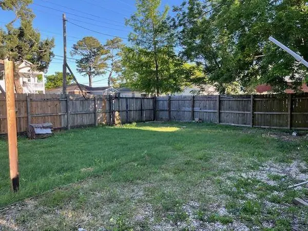 2717 UPPERLINE ST, New Orleans, LA 70115