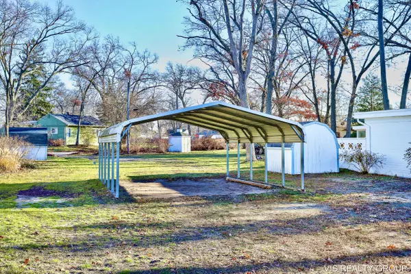 2233 Mills Avenue, North Muskegon, MI 49445