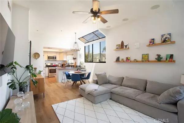 17721 Sergio CIR #201, Huntington Beach, CA 92647