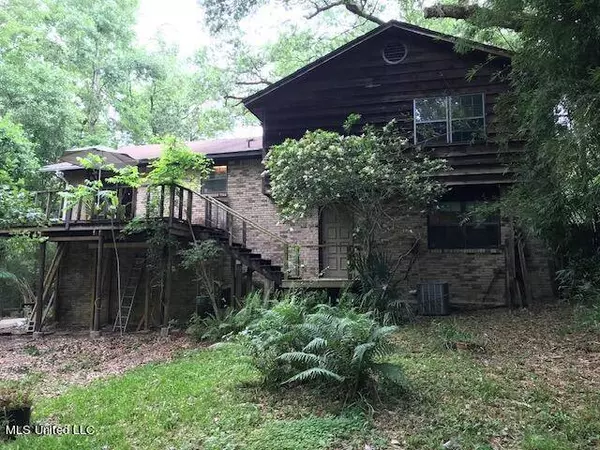 2550 Davidson Road, Ocean Springs, MS 39564