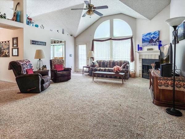 2308 Belton Drive, Arlington, TX 76018