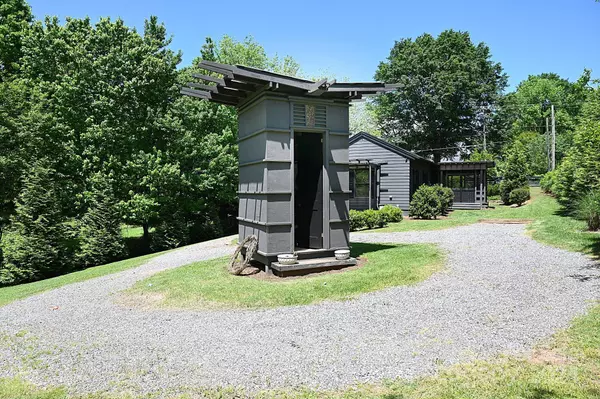 438 3rd AVE SE, Hickory, NC 28602