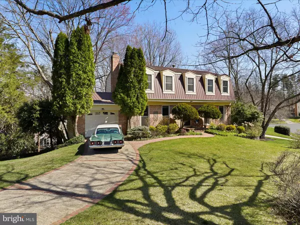 8706 SIDE SADDLE RD, Springfield, VA 22152