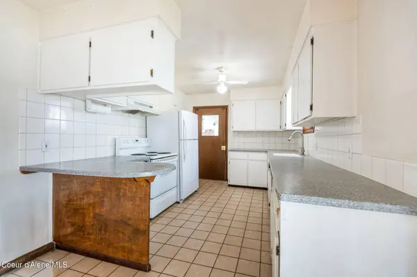 620 4th St, Priest River, ID 83856