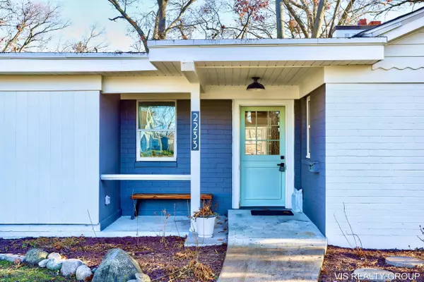 2233 Mills Avenue, North Muskegon, MI 49445