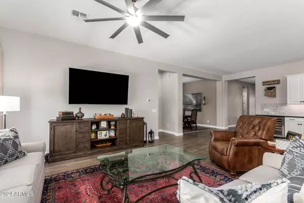 1511 E LYNX Way, Gilbert, AZ 85298