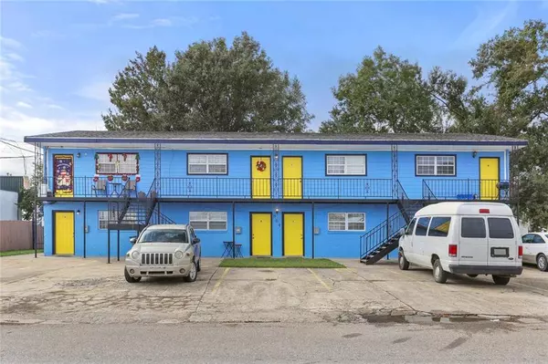 864 CARMADELLE ST, Marrero, LA 70072