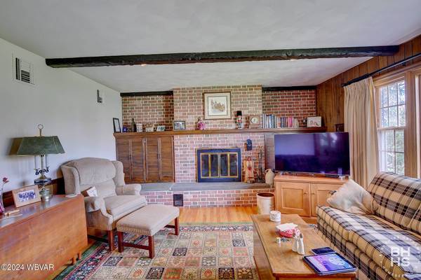 1002 CANTERBURY RD, Williamsport, PA 17701