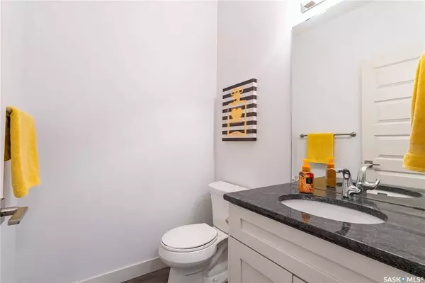 327 2nd STREET E, Saskatoon, SK S7H 1N7