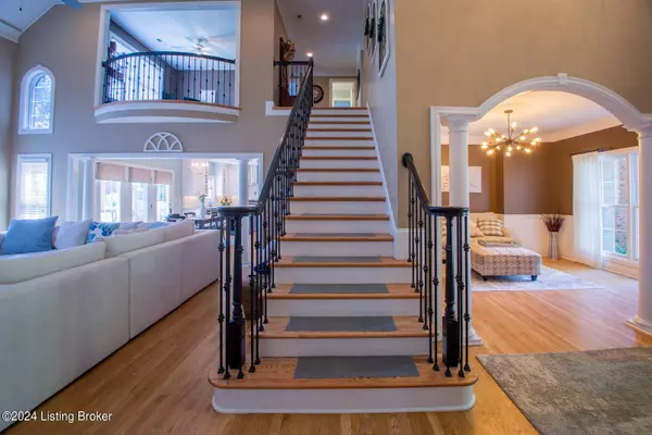 13423 Shady Creek Cir, Louisville, KY 40299