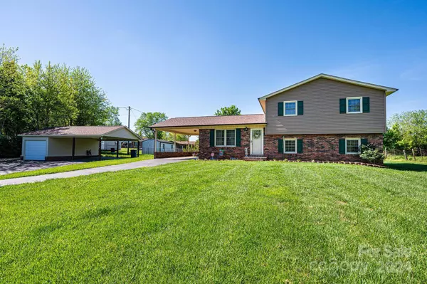 2310 40th Ave LN NE, Hickory, NC 28601