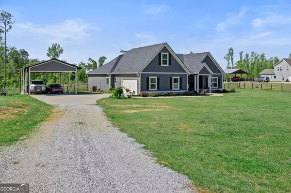 100 Red Fox TRL, Newnan, GA 30263