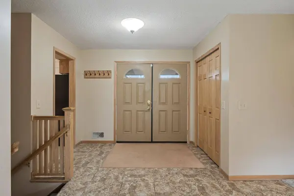 3040 Jewel LN N, Plymouth, MN 55447