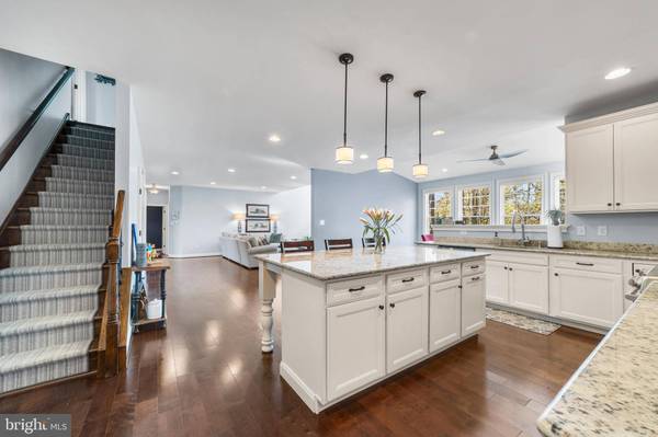 25 SIMSBURY DR, Voorhees, NJ 08043