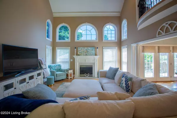 13423 Shady Creek Cir, Louisville, KY 40299