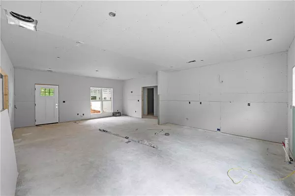 65 Water Oak TRL, Covington, GA 30014