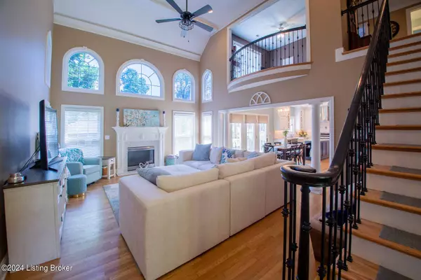 13423 Shady Creek Cir, Louisville, KY 40299