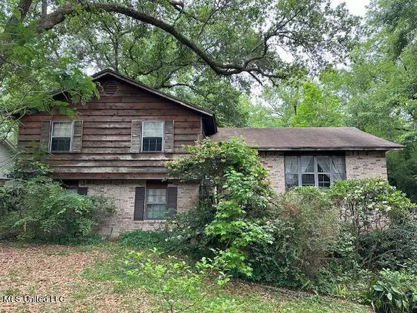 2550 Davidson Road, Ocean Springs, MS 39564