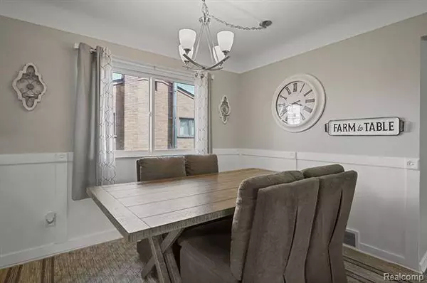 2905 MIDDLEFIELD Drive, Trenton, MI 48183