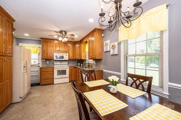 2310 40th Ave LN NE, Hickory, NC 28601