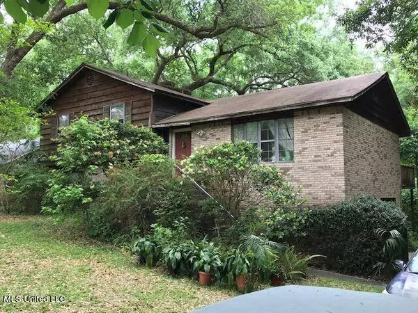 2550 Davidson Road, Ocean Springs, MS 39564