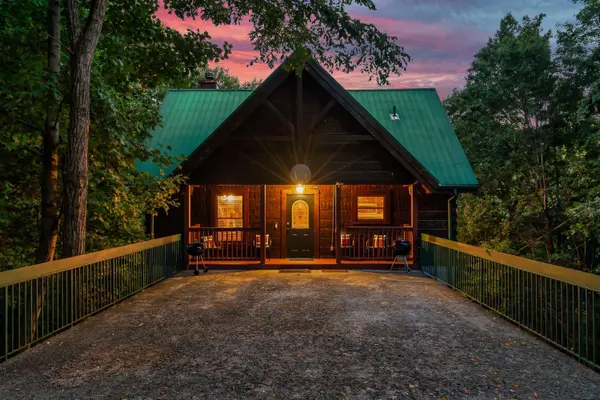 1341 N Baden DR, Gatlinburg, TN 37738