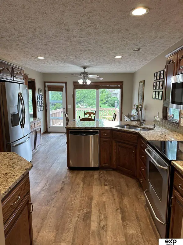 16709 Jaynes Circle, Omaha, NE 68116