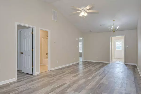 417 FLOWING CREEK DR, Evans, GA 30809