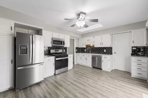 110 Villa Road, Streamwood, IL 60107