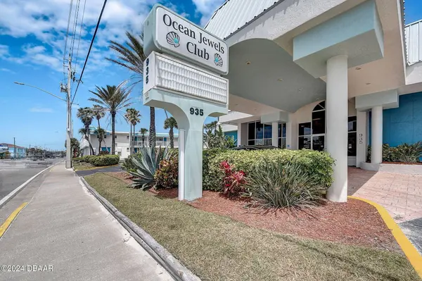 935 S Atlantic AVE #202, Daytona Beach, FL 32118