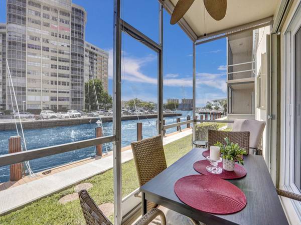 2600 Diana Dr #105, Hallandale Beach, FL 33009-4805