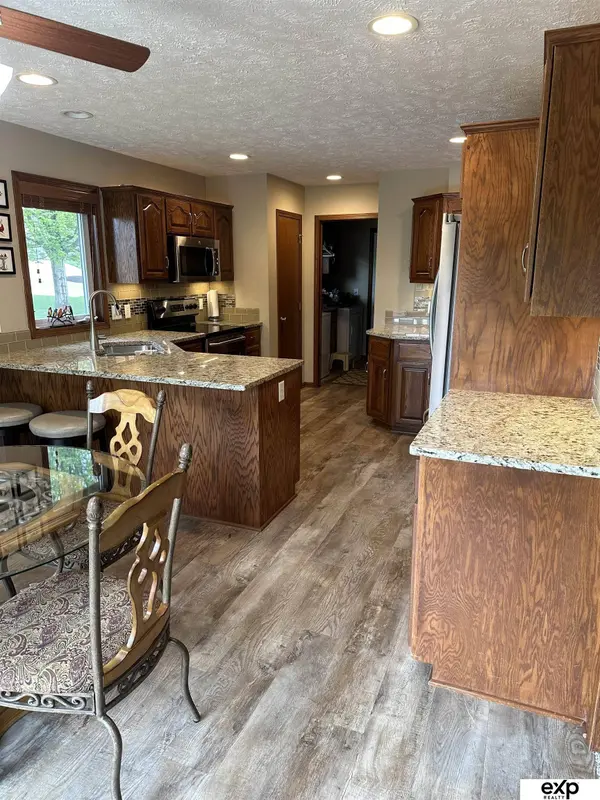 16709 Jaynes Circle, Omaha, NE 68116