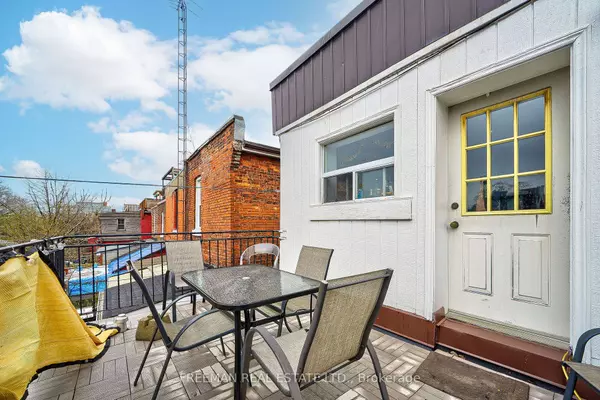 435 Manning Ave, Toronto, ON M6G 2V6