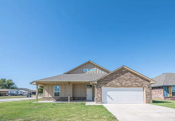4728 Sandhill Dr, Enid, OK 73703