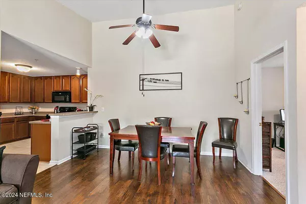 7068 DEER LODGE CIR #105, Jacksonville, FL 32256