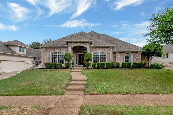 1217 Woodvale Drive, Bedford, TX 76021
