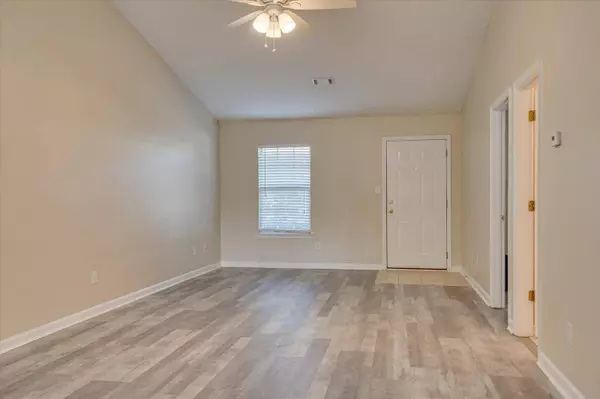 417 FLOWING CREEK DR, Evans, GA 30809